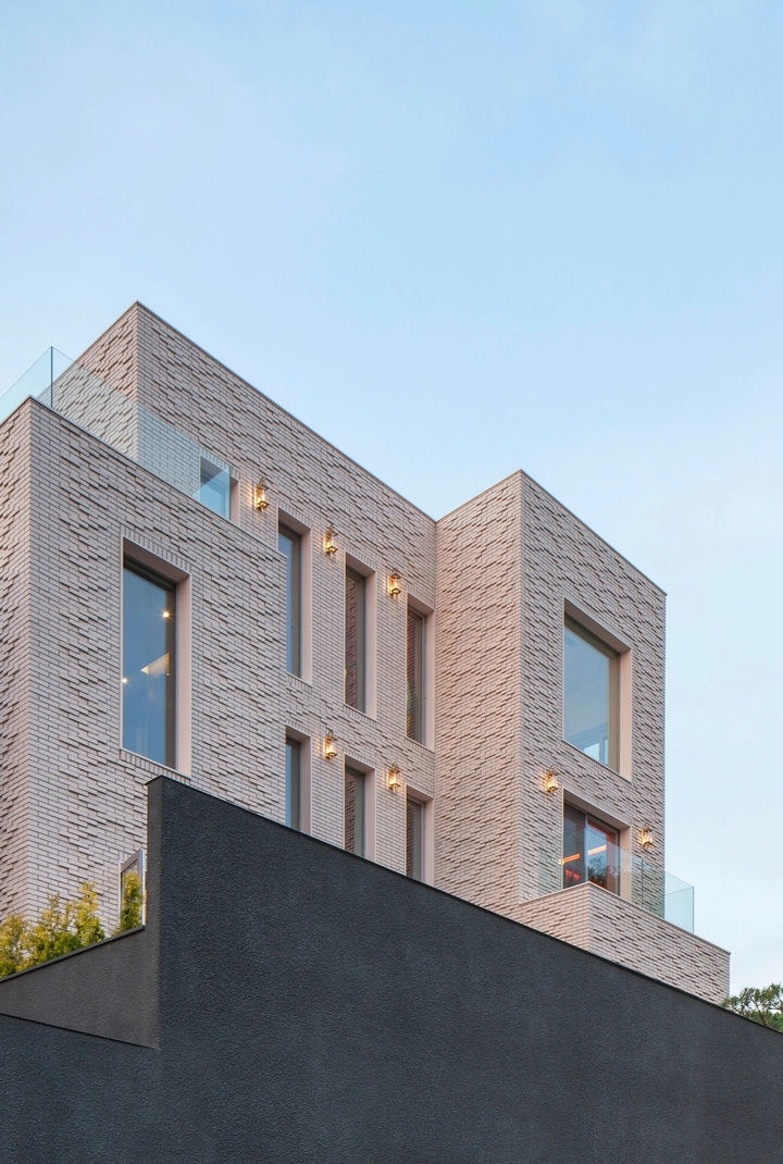 Mobile 메인 이미지 0